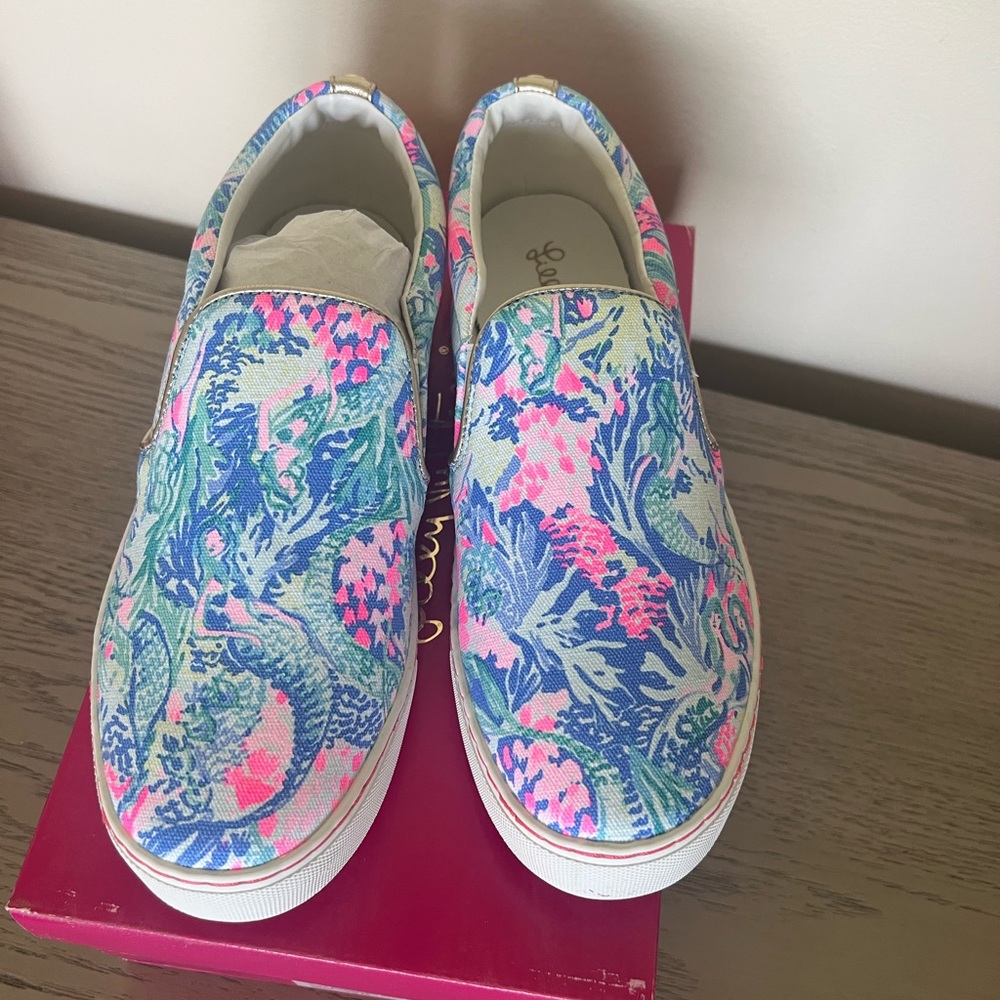 Lilly Pulitzer NWT Julie Sneakers, Mermaid’s Cove, Size 10